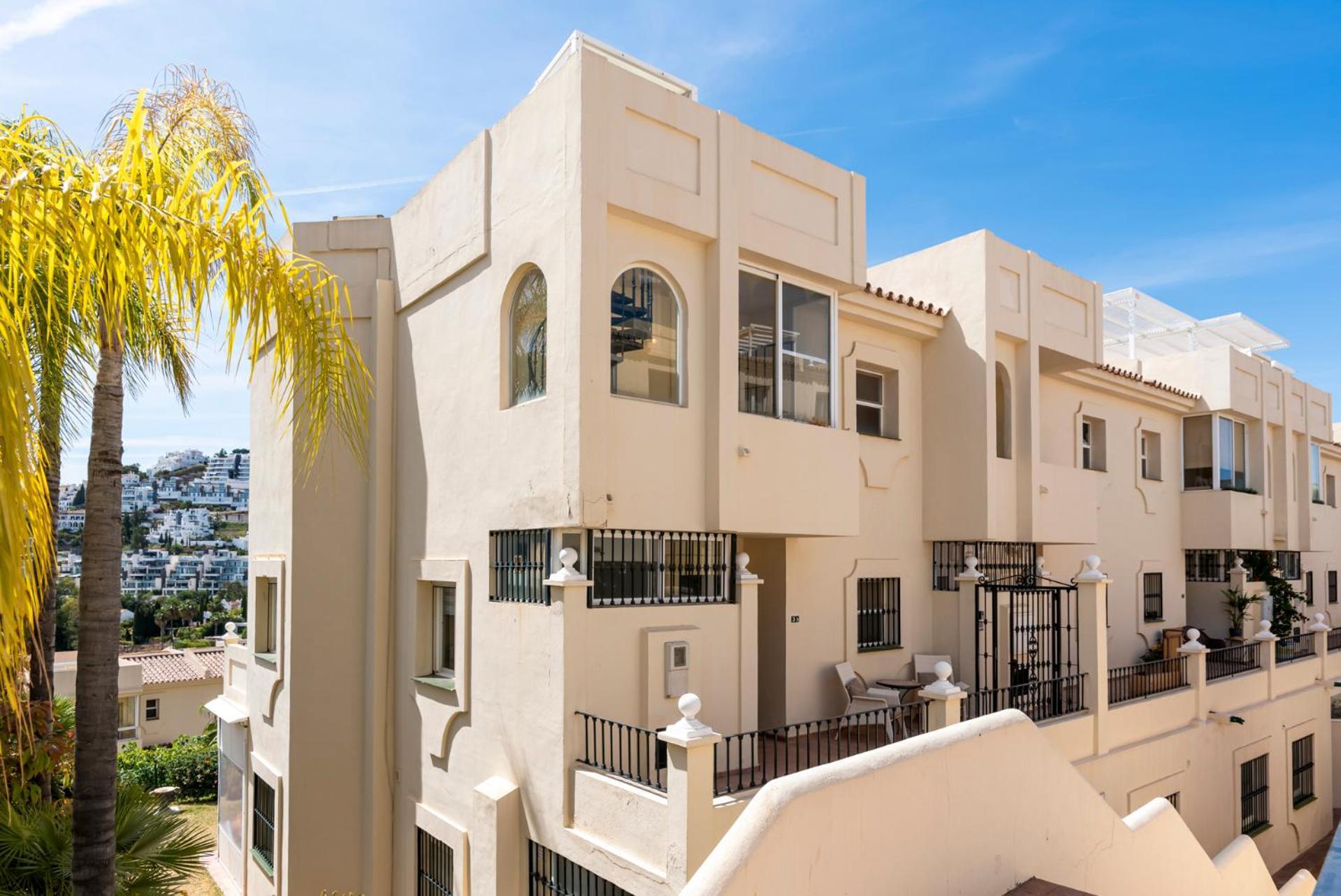 La Quinta Hills - Modern Andalusian-style With Rooftop Terrace Сasa de vacaciones *